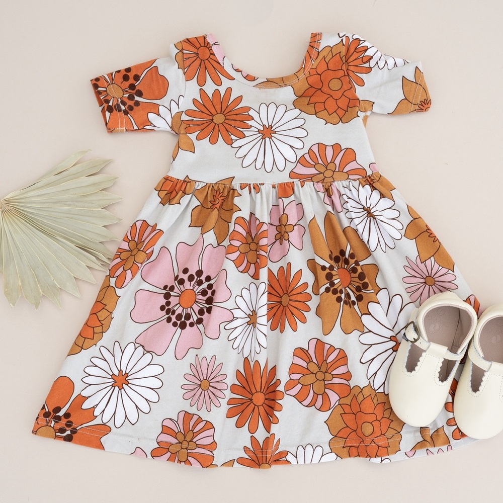 Riley T-Straps - Scalloped - Pale Yellow - Picture 4 of 15